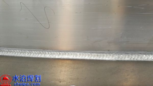 三星加強(qiáng)筋焊接機(jī)器人視頻_104244171